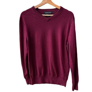 Harrison Davis Men’s Minimalist 100% Merino Wool V Neck Sweater. Light Weight.